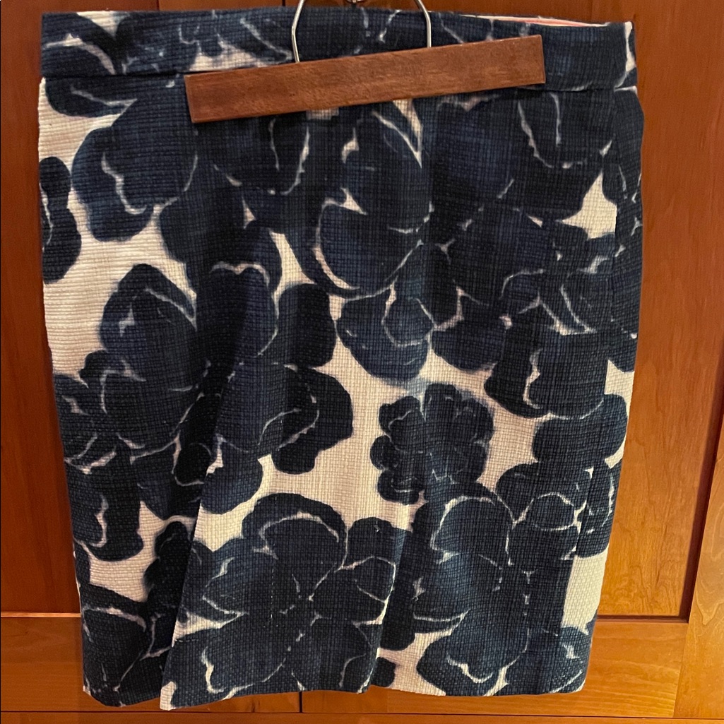 J. Crew Navy And Ivory Floral Pencil Skirt